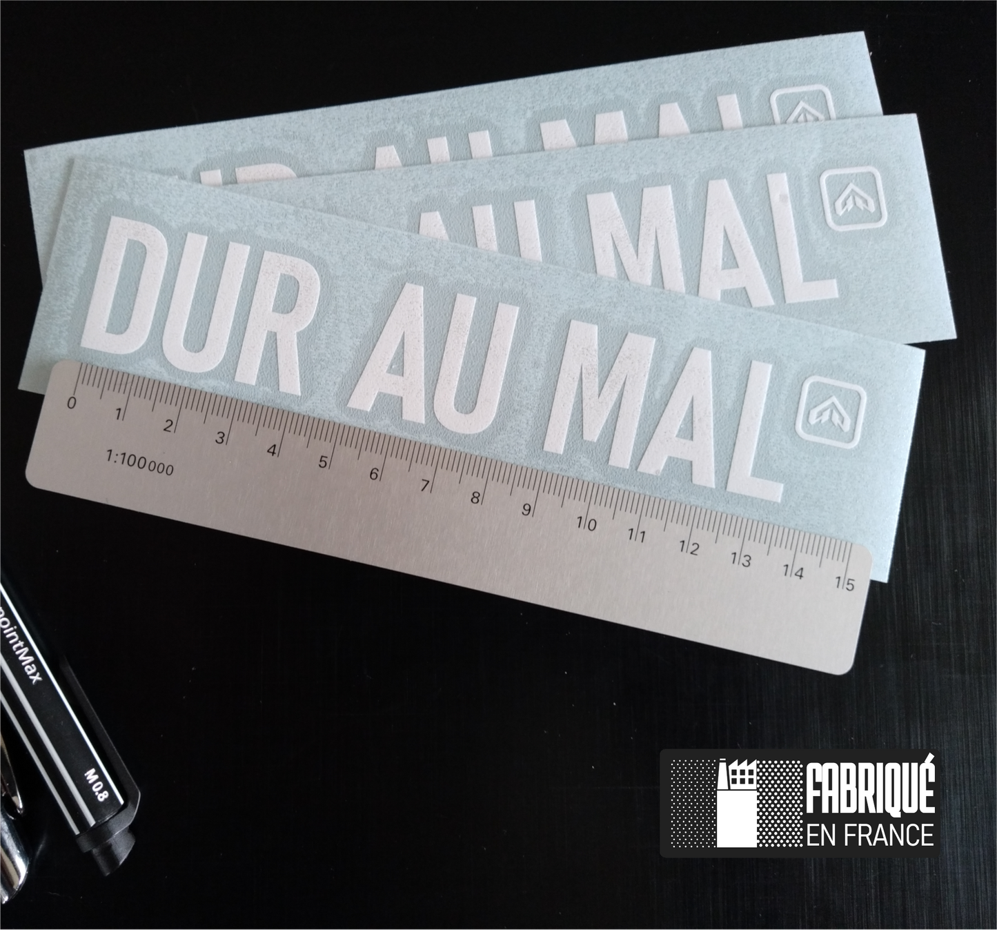 LETTRAGE ADHÉSIF DUR AU MAL